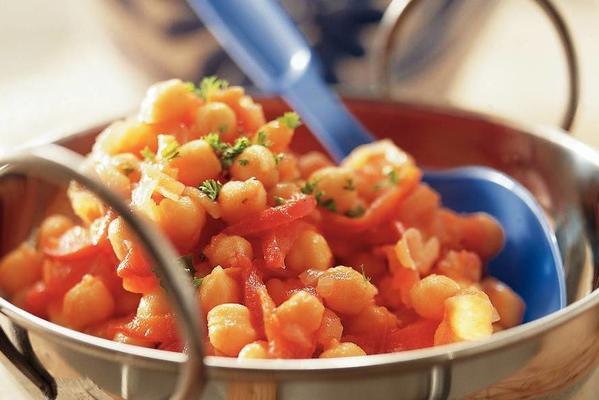 chickpeas with tomato sauce