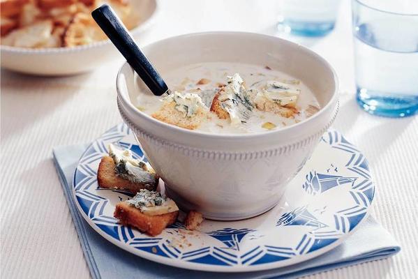 chicory soup with bleu d'auvergne and leek