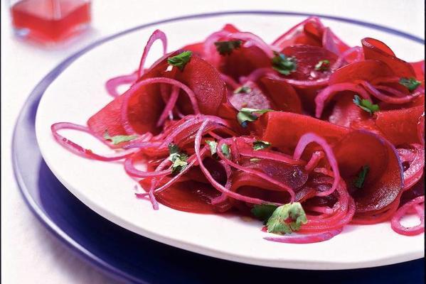beets salad with red onion
