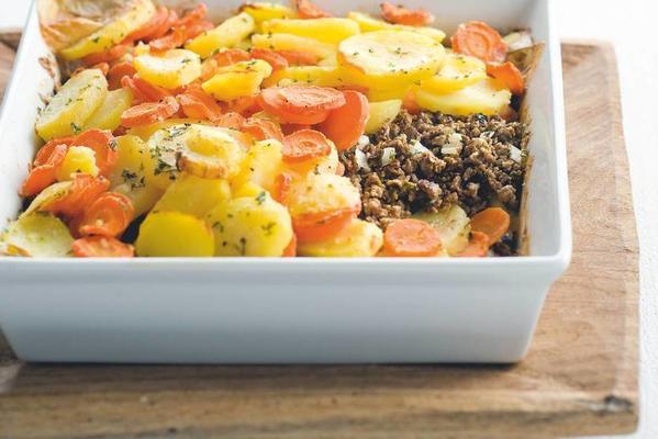 potato-carrot dish with quorn mince