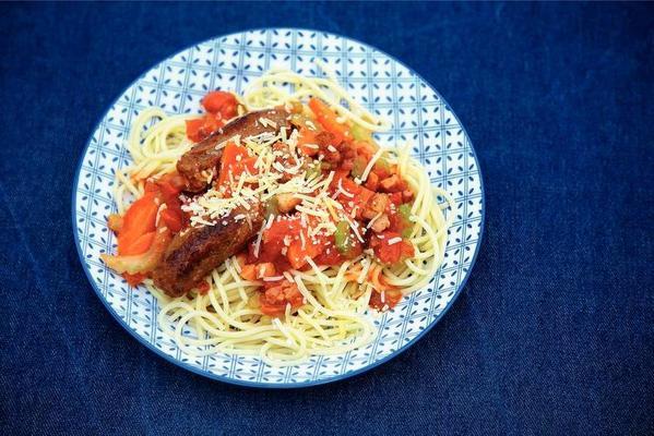 spaghetti with tomato sauce and sausages
