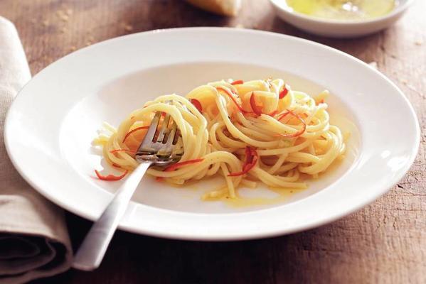 spaghetti all'aglio, olio e peperoncino