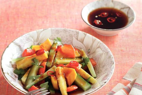 sweet fruit salad with pepper dressing