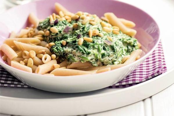 wholegrain pasta with spinach cream sauce