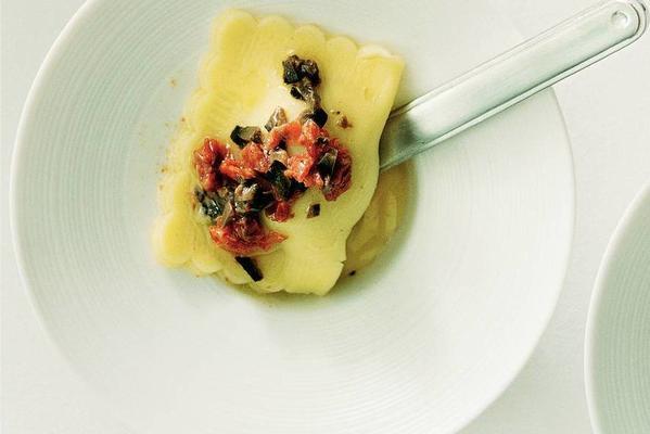 ravioli with tomato-olives butter