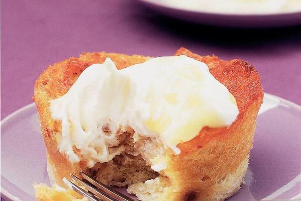 bread pudding with vanilla cream