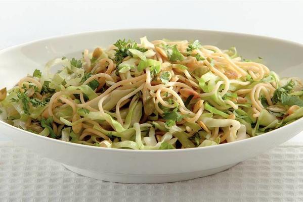green spice mie with pointed cabbage