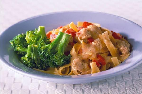 pasta with salmon sauce and broccoli