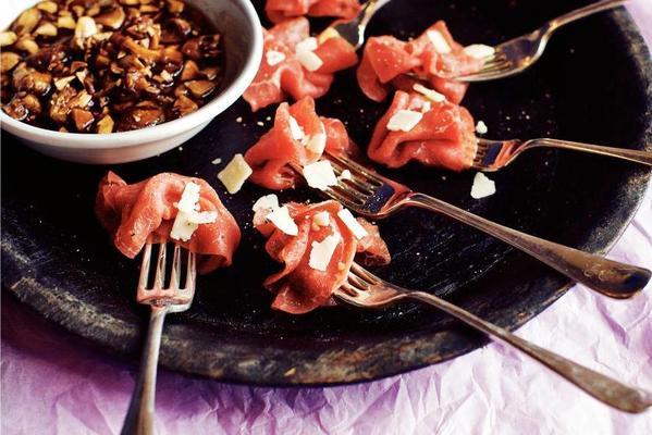 carpaccio rolls with red port sauce