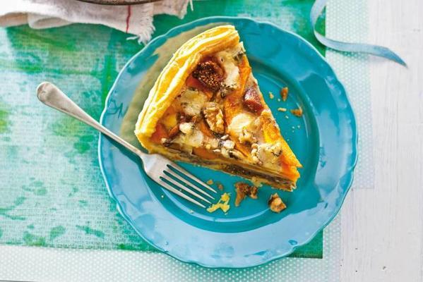 quiche with figs and walnuts
