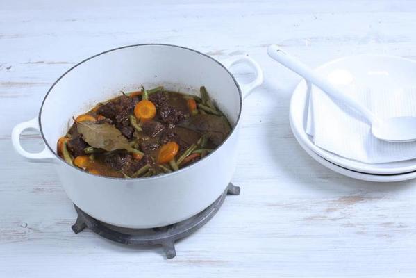 beef stew with apple syrup