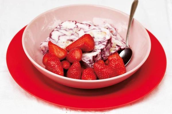 semifreddo with yogurt