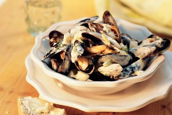 creamy garlic mussels