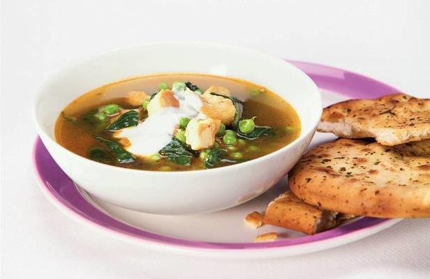 indian chicken soup with naan bread