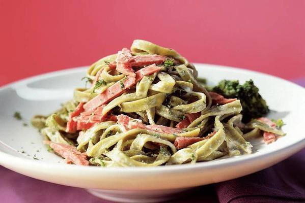 tagliatelle with creamy cheese sauce