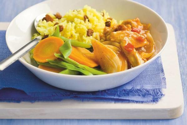 mild chicken curry with yellow raisin rice