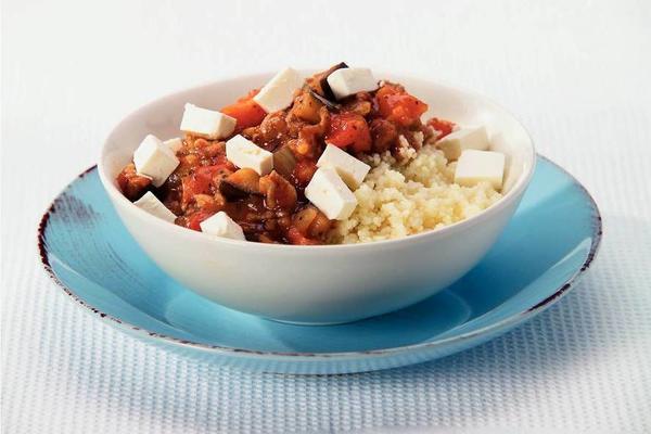 couscous with minced meat sauce and white cheese