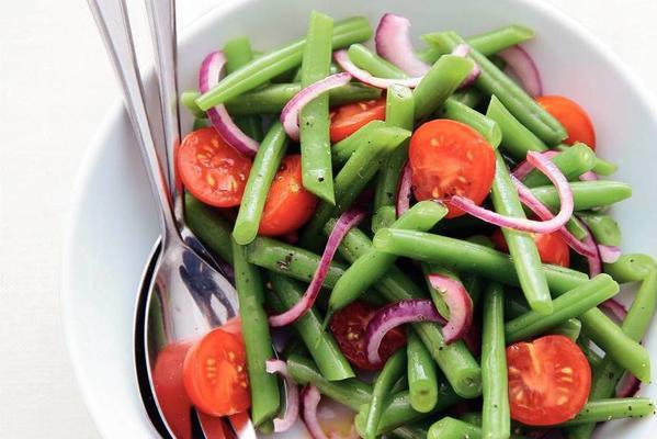 green beans salad with tomatoes