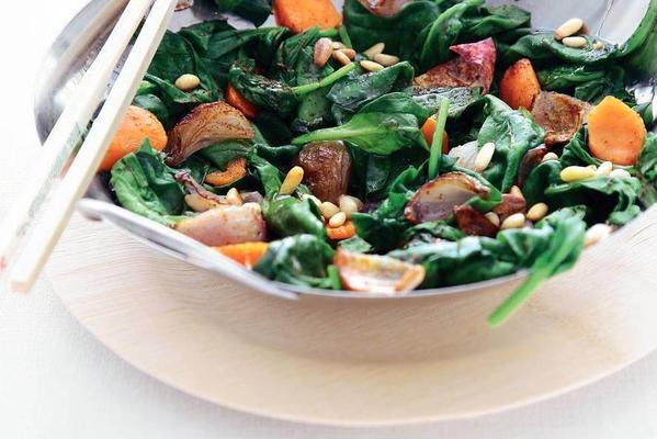 stir fried spinach with carrot