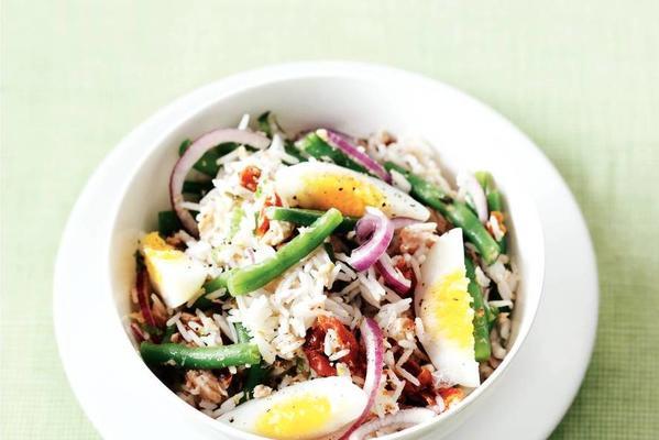 Rice salad with tuna