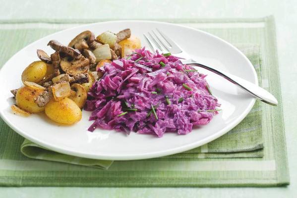 creamy red cabbage with beef and potatoes