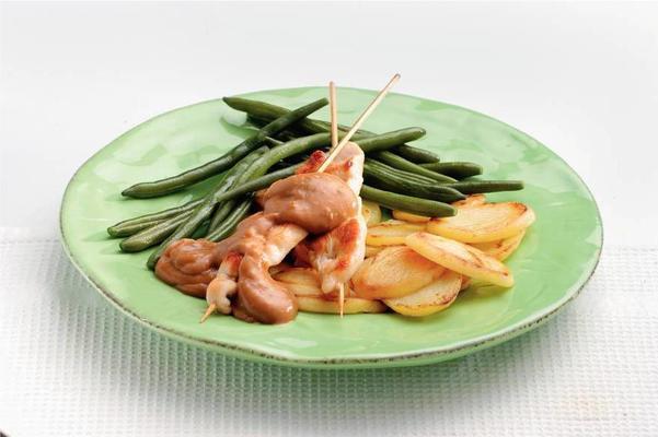 chicken skewers with satay sauce