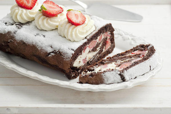 chocolate roll with strawberries