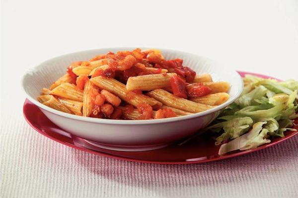 penne with spicy sauce and shrimps