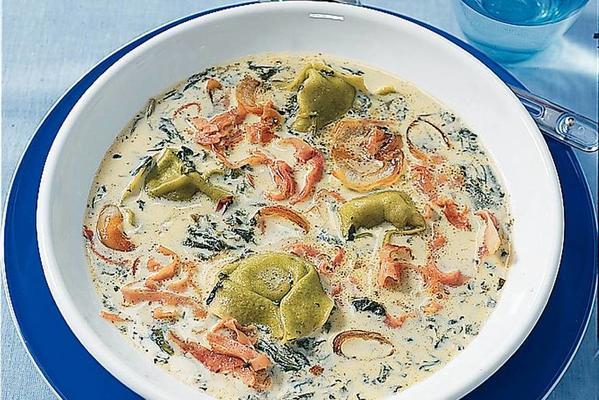 spinach soup with tortelloni