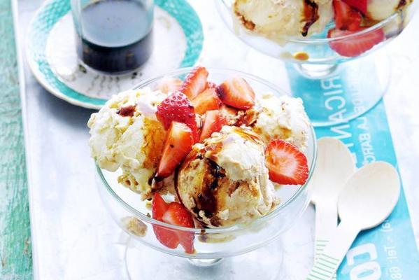 balsamic vanilla ice cream with strawberries