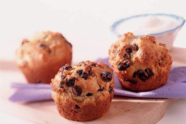 raisin muffins