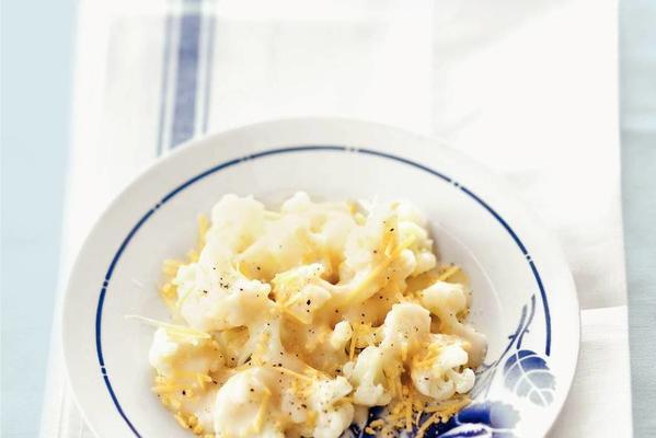cauliflower with bechamel and cheese