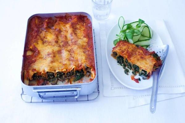 Cannelloni with meatloaf and spinach