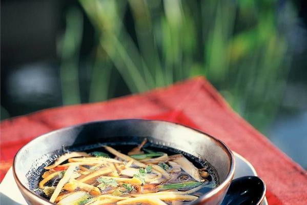 mushroom soup with bamboo shoots