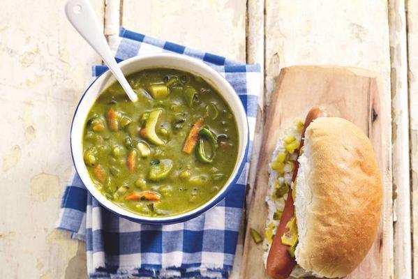 quick pea soup with hot dogs
