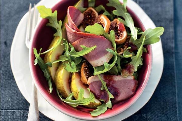 salad with duck breast and figs
