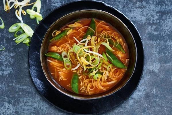 richly filled chinese tomato soup