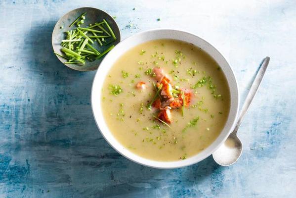potato leek soup with warm smoked salmon