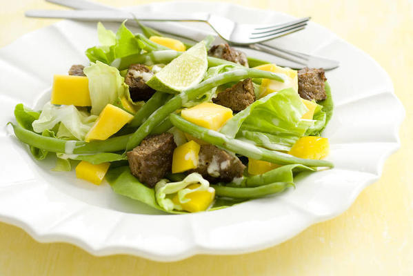 meal salad with mango and green beans