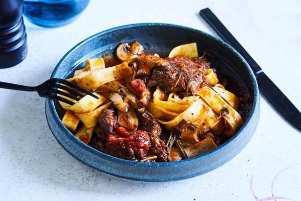 beef in red wine with pasta