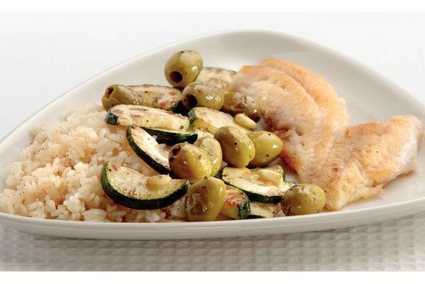 redfish fillet with olive zucchini wok