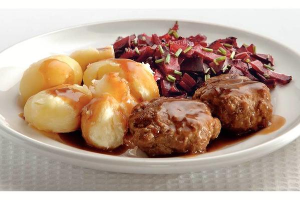 meatballs and beetroot with pepper