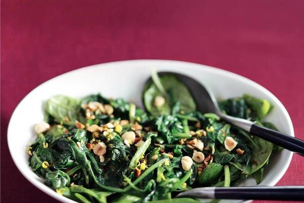 spinach with hazelnuts