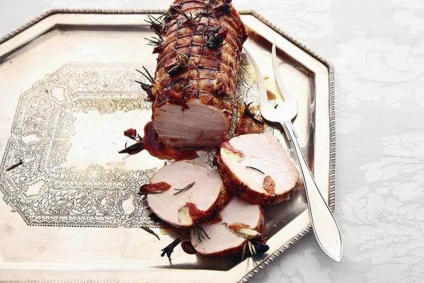 pork roulade with garlic and tomato