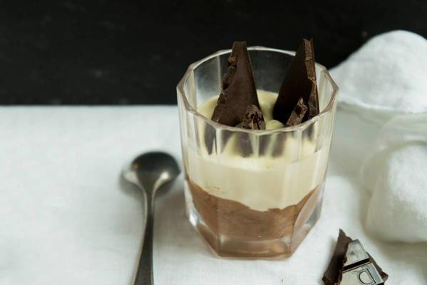 2-color chocolate mousse