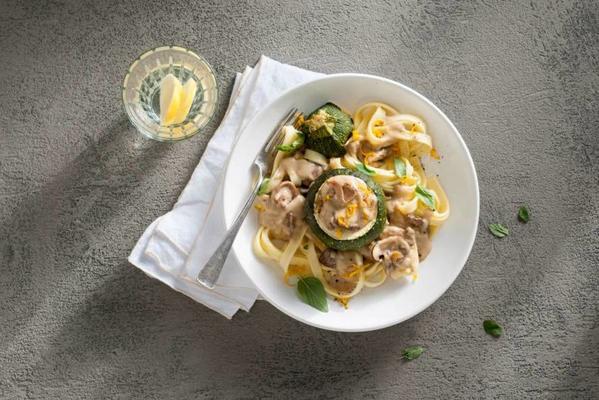 bolcourgette with pasta and mushroom ragout