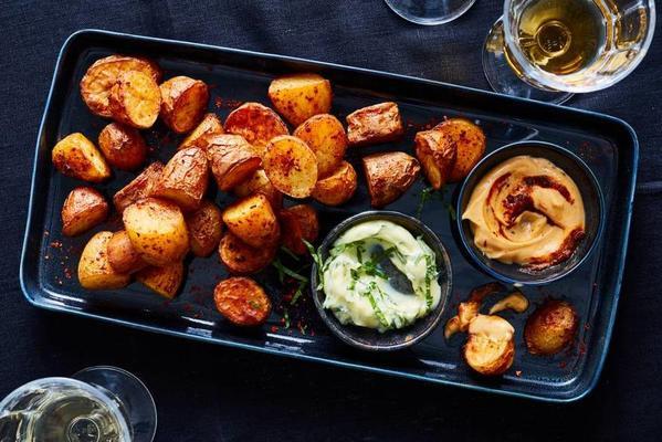 spicy oven potatoes with dips