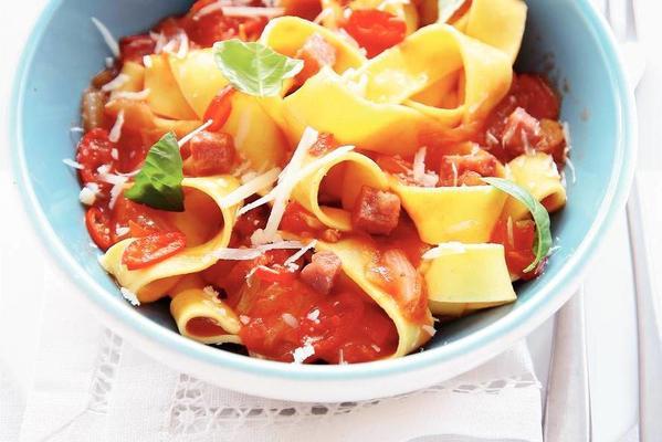 pappardelle in spicy sauce