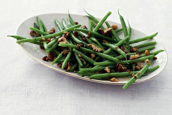 haricots verts with pecans