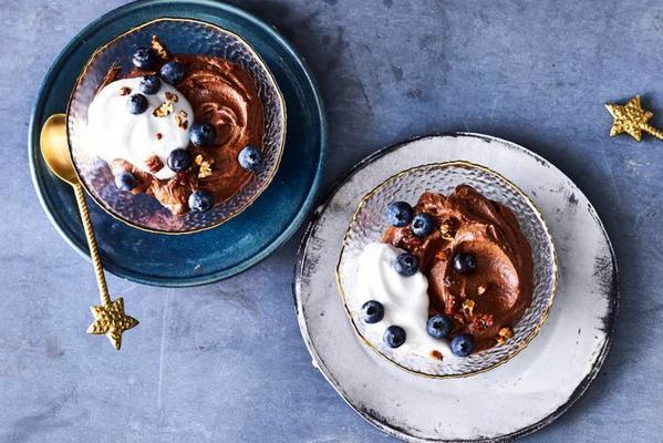 chocolate mousse with pecans, blueberries and creamy coconut